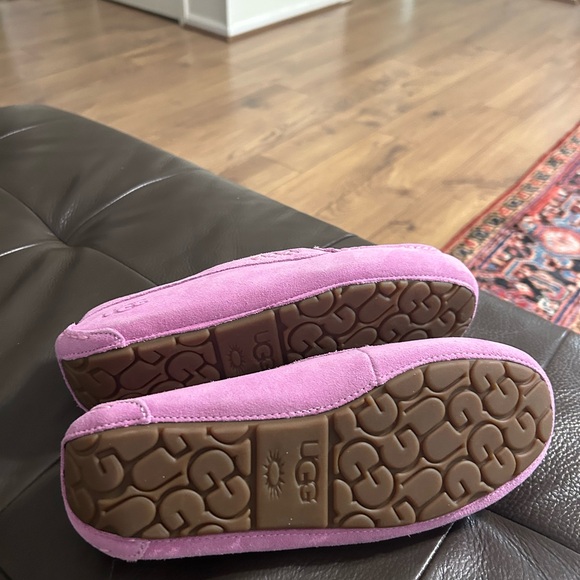 UGG Pink Women's Slippers - Picture 6 of 9